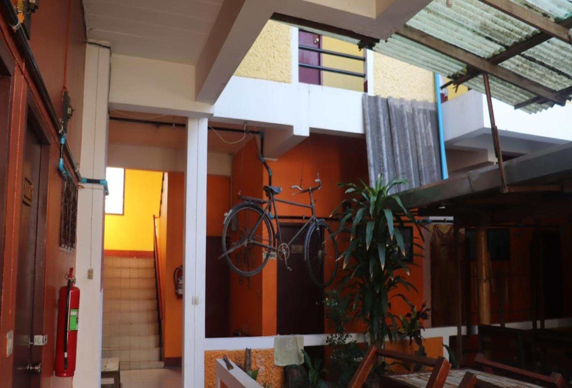 Trekker Camp Hotel Chiang Mai Exterior foto